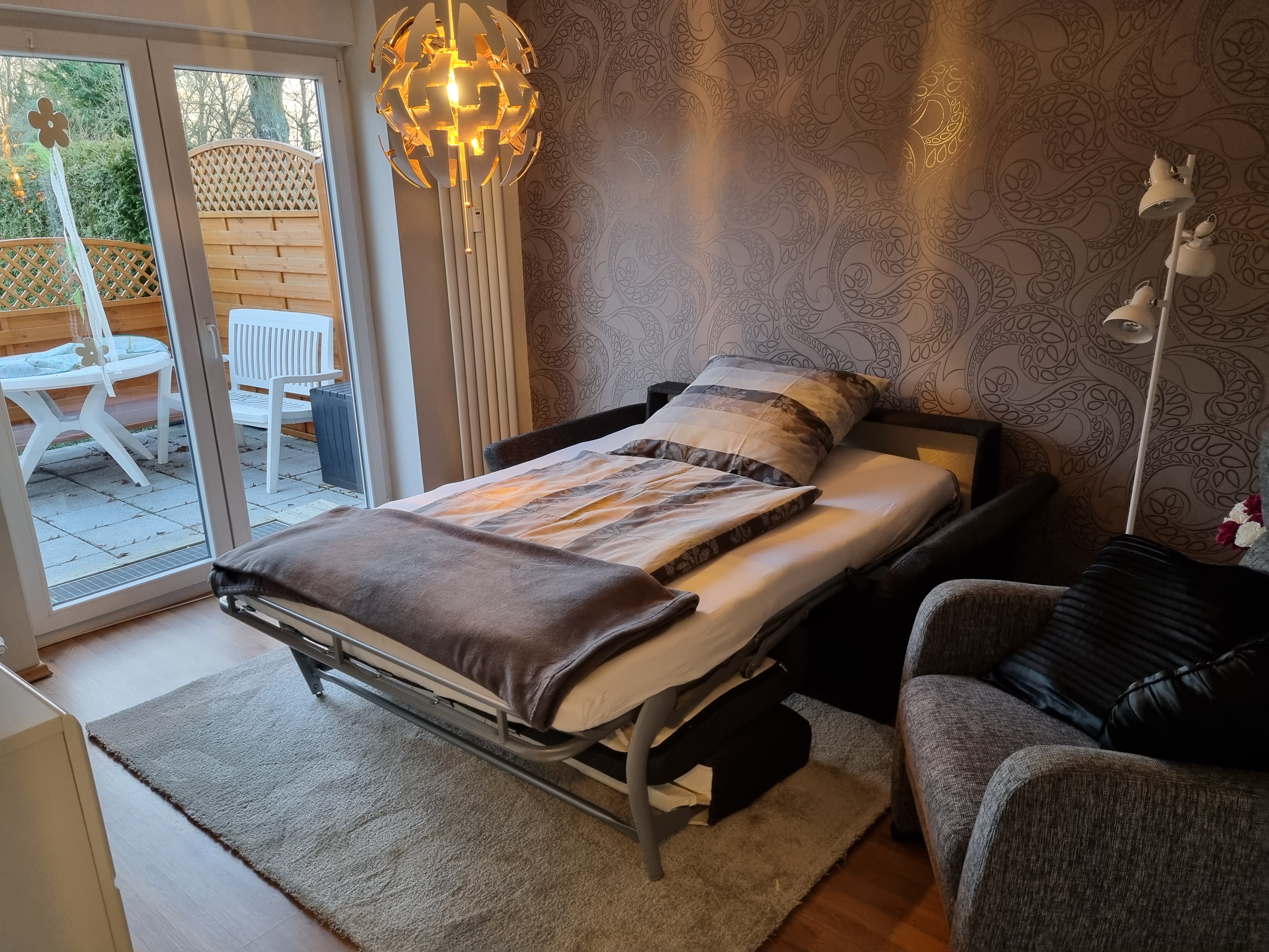 Die Liegefl&auml;che ist 140x195 cm. Platz f&uuml;r Zwei.